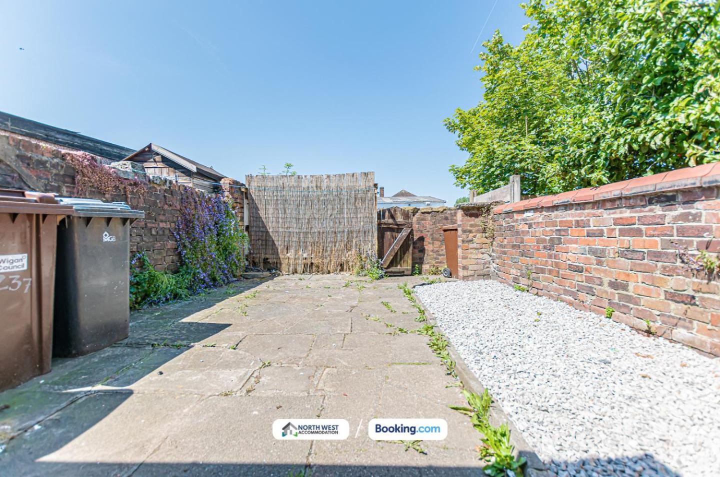 Modern 3Br House In Ince Ideal For Contractors & Long Stays Wigan Exterior foto